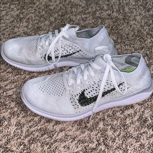 Nike free run flyknits